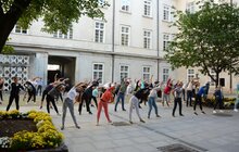 Фото 10: З нагоди Дня фізичної культури і спорту працівники мерії Львова провели спільну розминку