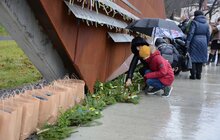 Фото 3: Родини Героїв Небесної Сотні прикрасили Меморіал пам’яті Героїв Небесної Сотні до новорічних та різдвяних свят