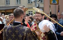 Фото 28: У Львові тисячі вірян попрощались з Блаженнішим Любомиром Гузаром