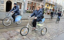 Фото 21: У Львові вперше провели позачергове засідання виконавчого комітету на велосипедах