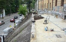 Фото 21: На верхній алеї вулиці Коперника облаштовують нову пішохідно-велосипедну доріжку
