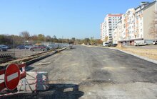 Фото 3: Триває капітальний ремонт вул. Миколайчука: підрядник облаштовує проїзну частину дороги з тротуарами