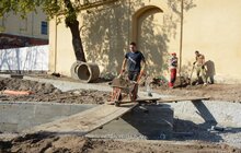 Фото 8: У Львові тривають роботи з облаштування простору і встановлення скульптурної композиції до 100-річчя ЗУНР