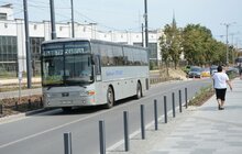 Фото 7: Мерія закликає водіїв приватних авто не паркуватися у частині пл. Двірцевої, де знаходяться зупинки громадського транспорту і пішохідна зона