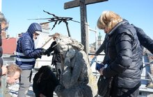 Фото 8: Реставратори досліджують скульптуру скорботного Христа на каплиці Боїмів