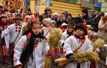 Фото 6: Львів розпочав святкувати Різдво встановленням Дідуха