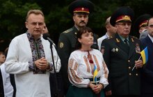 Фото 10: Біля будівлі Львівської облдержадміністрації відбулась урочиста церемонія підняття Державного Прапора України