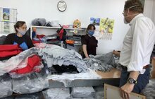 Фото 15: Мер нагородив дипломом колектив ТзОВ «Маріо» за пошиття захисних костюмів для медиків під час карантину