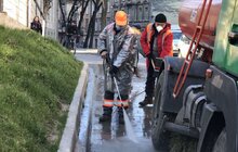 Фото 2: Комунальні служби Львова проводять миття вулиць