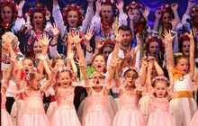 Фото 5: Мер Львова привітав усіх матерів з Днем матері