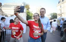Фото 2: На 25 Book Forum мер Львова придбав більше двох десятків книжок, однак відвідає ярмарок ще завтра