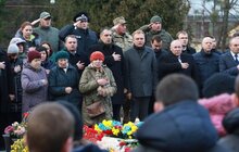 Фото 4: На Личаківському кладовищі з нагоди Дня Гідності та Свободи вшанували новітніх Героїв
