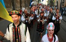 Фото 3: Яскравими барвами у Львові розпочався міжнародний фестиваль фольклору «Етновир»