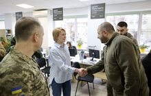 Фото 1: Центр рекрутингу української армії, який перший в Україні відкрили у Львові, відвідали Міністр оборони та Головнокомандувач ЗСУ