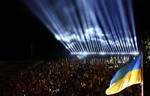 Фото 14: Світло для світу: у Львові над могилами українських Героїв у небо запустили промені пам'яті (відео)