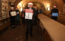 Фото 4: Мер Львова відвідав Фабрику св. Миколая і залишив подарунки дітям, а також попросив усіх зголошуватись бути помічниками св. Миколая