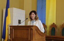 Фото 1: Учень 11 класу своєю перемогою виграв для гімназії «Євшан» комп’ютерний клас