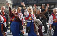 Фото 5: У центрі Львова відбулася урочиста хода людей поважного віку