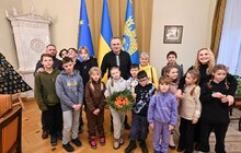 Фото 8: Цікаві історії, какао та мандаринки: вихованці ліцею «Просвіта» завітали в гості до мера Львова