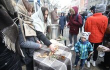 Фото 13: «Непораховані з 1932»: у Львові на площі Ринок організували акцію до Дня пам’яті жертв Голодомору