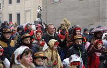 Фото 3: В переддень Різдва у Львові встановили Різдвяного Дідуха