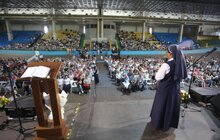 Фото 7: Сотні львів’ян прийшли на молитовну зустріч із сестрою Ліджі Пайяпілі