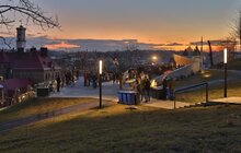 Фото 1: Промені світла і сотня запалених свічок: у Львові вшанували пам’ять Героїв Небесної Сотні