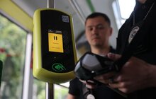 Фото 5: Від сьогодні проїзд на трьох міських маршрутах можна оплатити безготівково