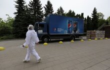 Фото 8: Благодійники передали 4 000 комплектів засобів захисту для медиків лікарні швидкої допомоги