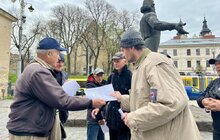 Фото 2: На букіністичному ярмарку муніципали проводять щоденні перевірки товару (відео)