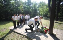 Фото 4: У Львові влада міста зі студентами вшанували загиблих на «Цитаделі» у 80-ті роковини початку Другої світової війни