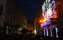 Фото 14: На фасаді театру Курбаса показали відеомапінг