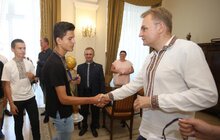 Фото 14: Мер Львова зустрівся з володарями Кубка світу з футболу «Hope for Mundial»