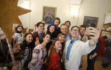 Фото 20: Українська академія лідерства в Ратуші презентувала вертеп, який створили самі ж студенти