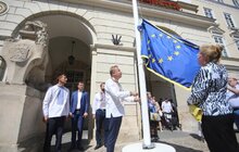 Фото 13: Львову урочисто вручили Почесний прапор Призу Європи
