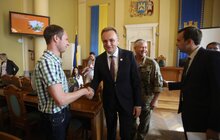 Фото 19: Мер Львова вручив ордери на квартири 45 сім’ям