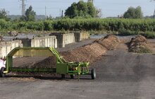 Фото 4: ЛКП «Зелене місто» передало близько 80 тонн компосту, який використають як добриво для озимих культур