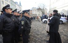 Фото 5: У Львові офіційно розпочала роботу мобільна група з реагування на домашнє насильство