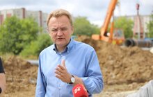 Фото 9: У с. Лисиничі ремонтні бригади ЛМКП «Львівводоканал» проводять заміну аварійного магістрального водогону