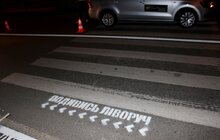 Фото 6: Написи «подивись ліворуч» з'явились на пішохідних переходах міста 