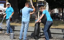 Фото 13: В центрі міста помиють 6 пам’ятників