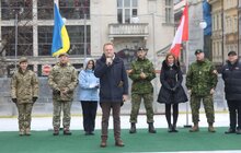 Фото 8: У центрі Львова День хокею — дружній матч зіграли між собою команди з Канади та зі Львова