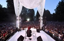 Фото 5: Забіг, дворові ігри та концерт Вакарчука просто неба: як Львів відзначив День молоді (фото/відео)