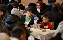 Фото 8: Різдво єднає: для людей у потребі у Львові провели спільний різдвяний обід (відео)