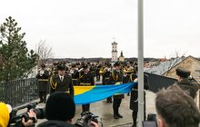 Фото 15: Сотні паперових ангеликів розмістили на Меморіалі Небесної Сотні у Львові