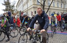 Фото 29: Мер Львова привітав учасників веломарафону «Львівська сотка. Осінь» та взяв участь у велозаїзді
