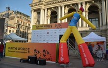 Фото 1: Мер Львова привітав учасників «Run the World. Львівський напівмарафон»