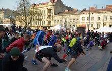 Фото 10: Мер Львова привітав учасників «Run the World. Львівський напівмарафон»
