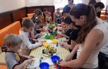 Фото 13: З нагоди Дня Батька, діти з потребуючих і сімей учасників АТО вчились мистецтву кулінарії