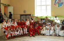 Фото 1: Діти з багатодітних сімей на святі Миколая отримали від міста подарунки